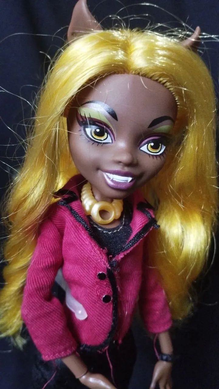 Monsters High Luzes, Câmera e Ação: Clawdia Wolf (Produto Original)