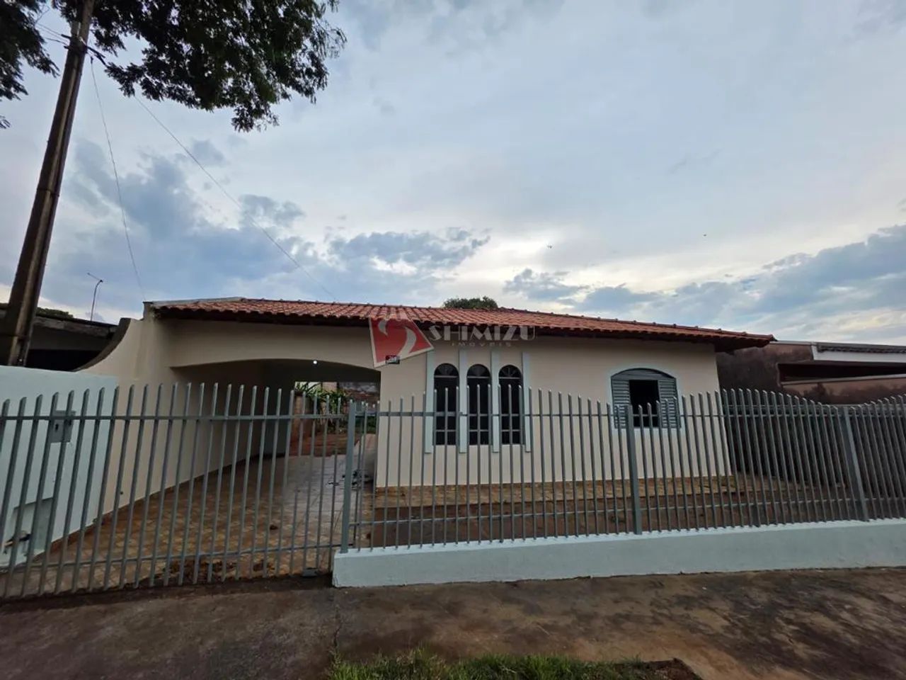 Casa para alugar em Maringá, Parque das Grevíleas, com 3 quartos, com 115 m²