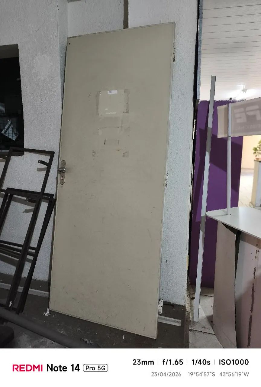Porta de divisória com fechadura e acabamento de alumínio  - Foto 2