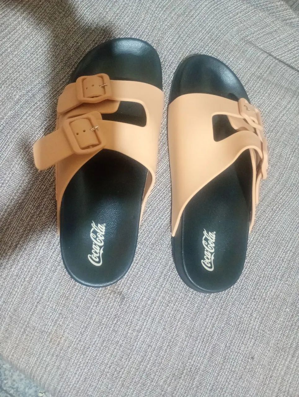 Chinelo da coca cola 