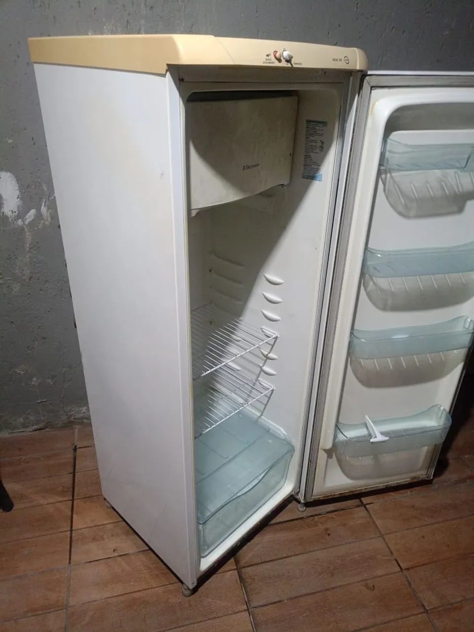 Geladeira  Electrolux  - Foto 2