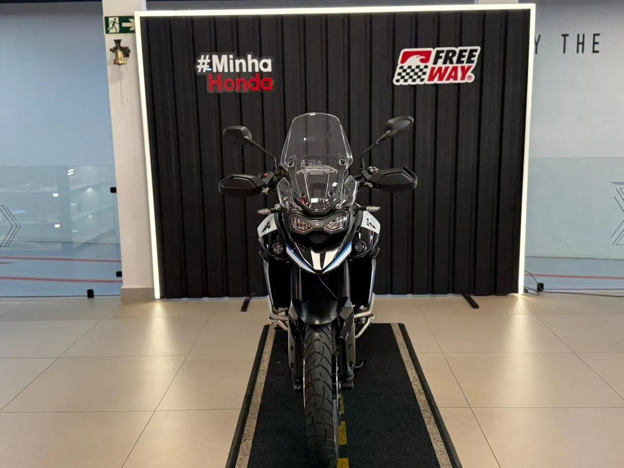 Triumph Tiger 900 900 cc  - Foto 3