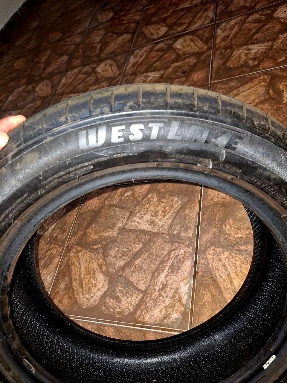Pneu seme novo 195/55R16  87V - Foto 2