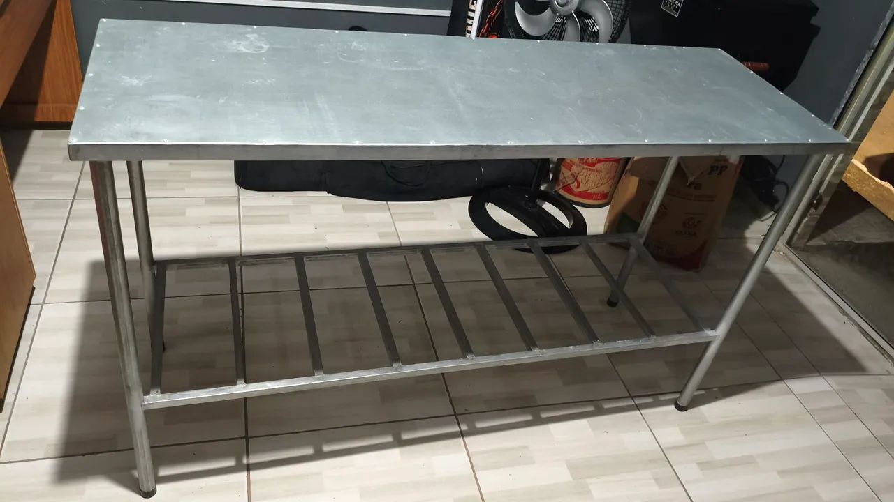 Mesa de aço galvanizado 