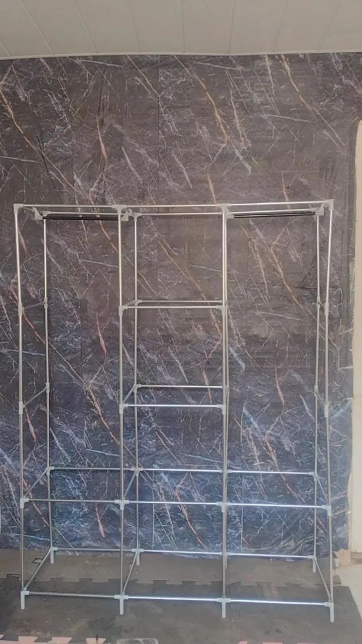 Guarda roupa desmontável 