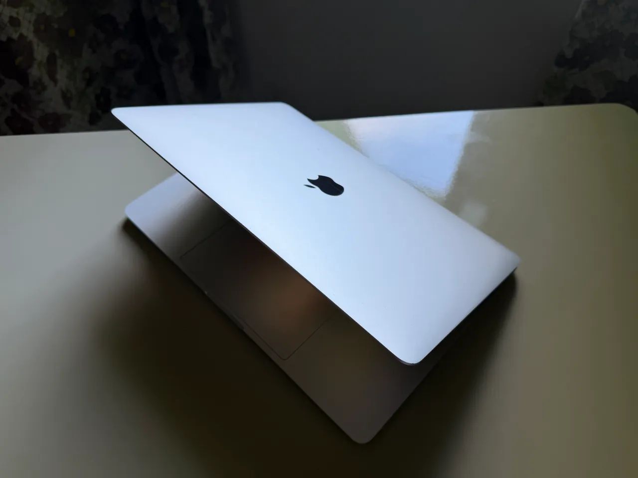 Macbook Pro 2019 Touch Bar em Perfeito Estado - Foto 4