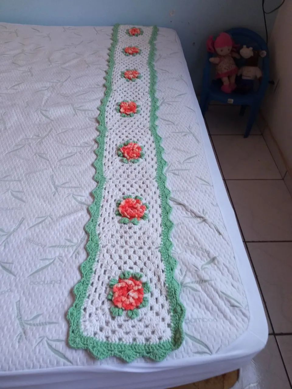 Caminho de mesa em crochê 