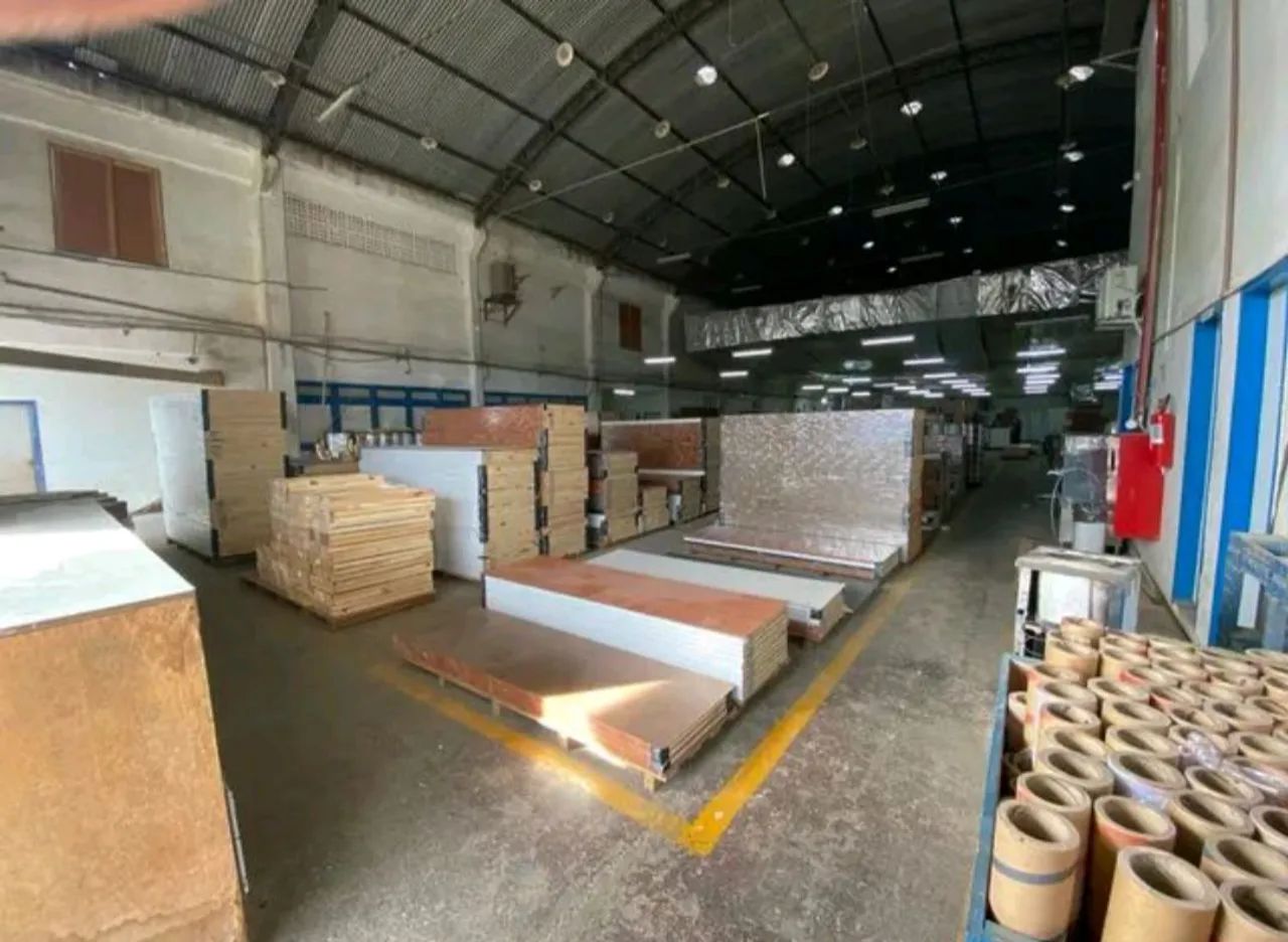 GALPÃO INDUSTRIAL 2.500M² - AV DAS TORRES - Foto 4