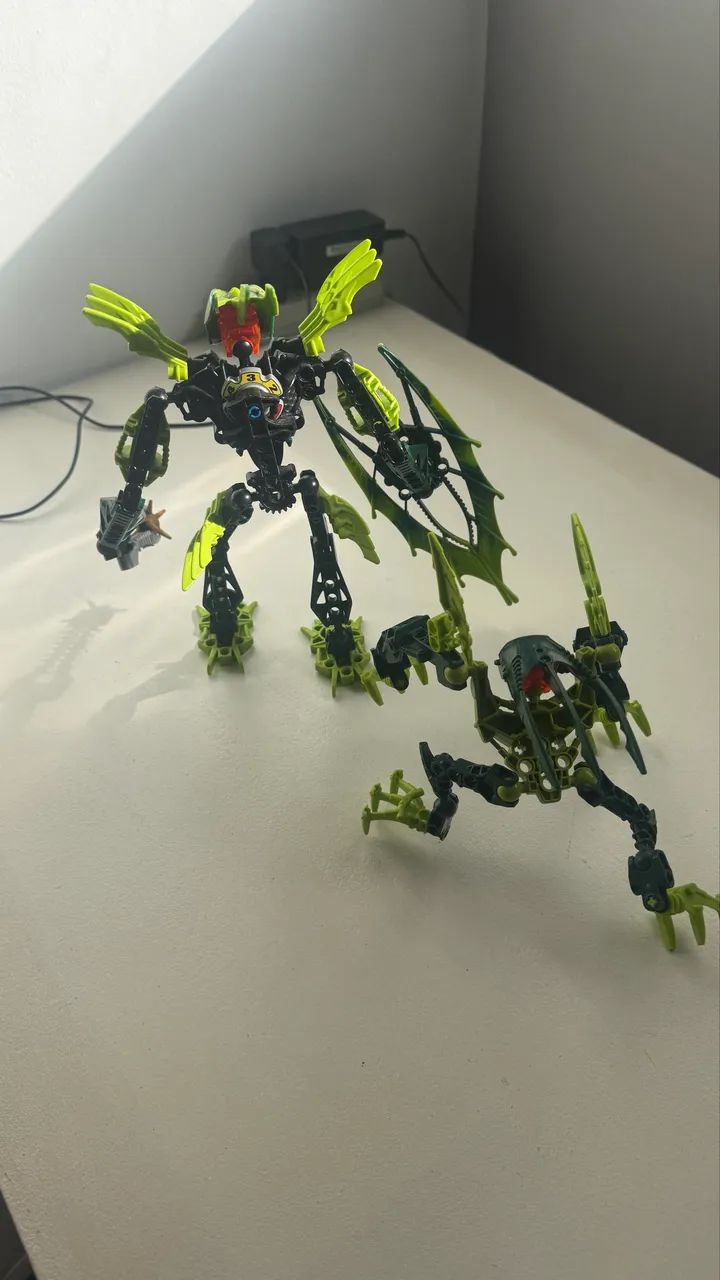 Conjunto LEGO Bionicle - modelos 8980 e 8974 - Foto 4