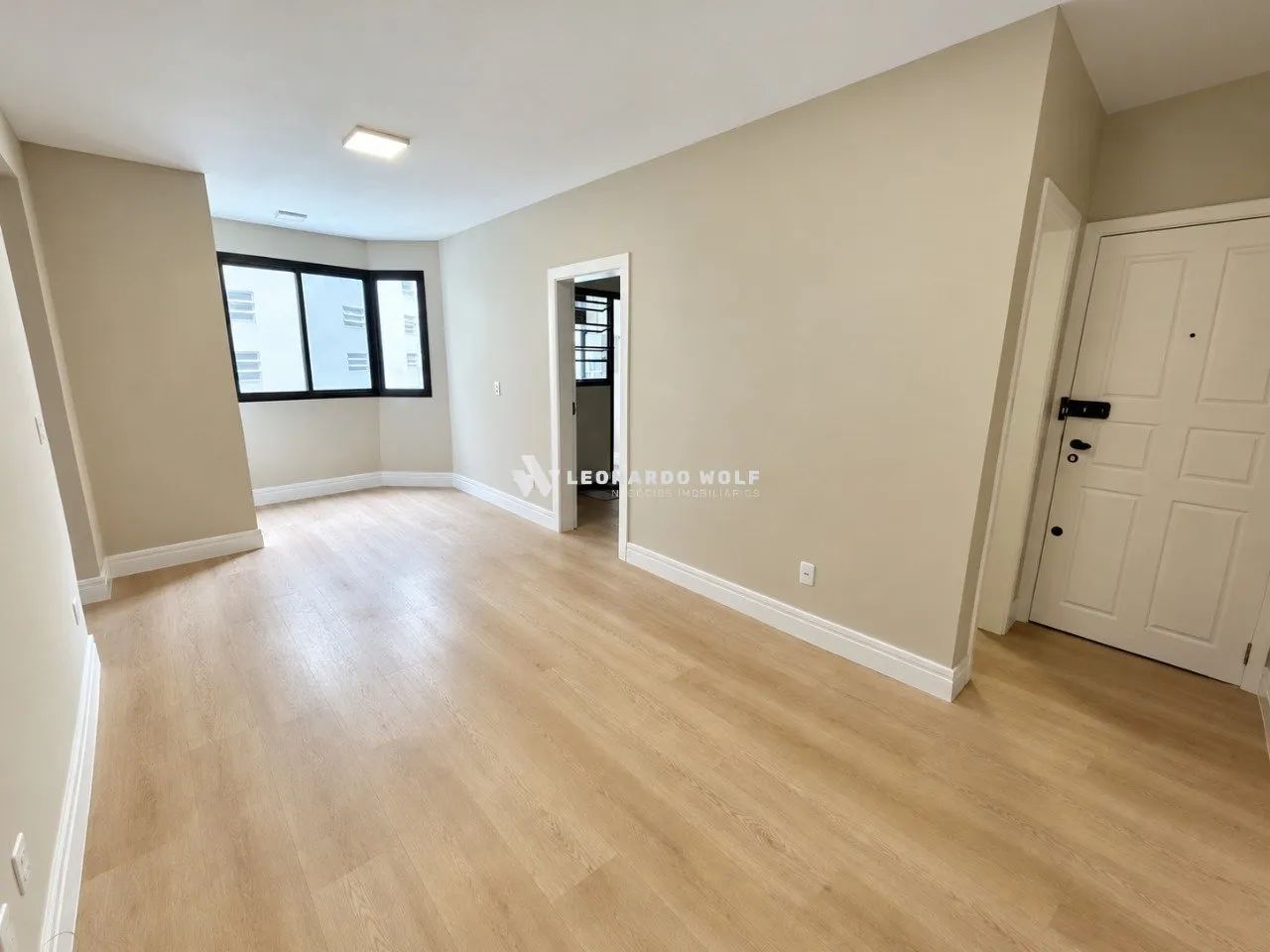 Apartamento com 2 quartos sendo 1 suíte e garagem coberta na Agronômica/Florianópolis - Foto 2