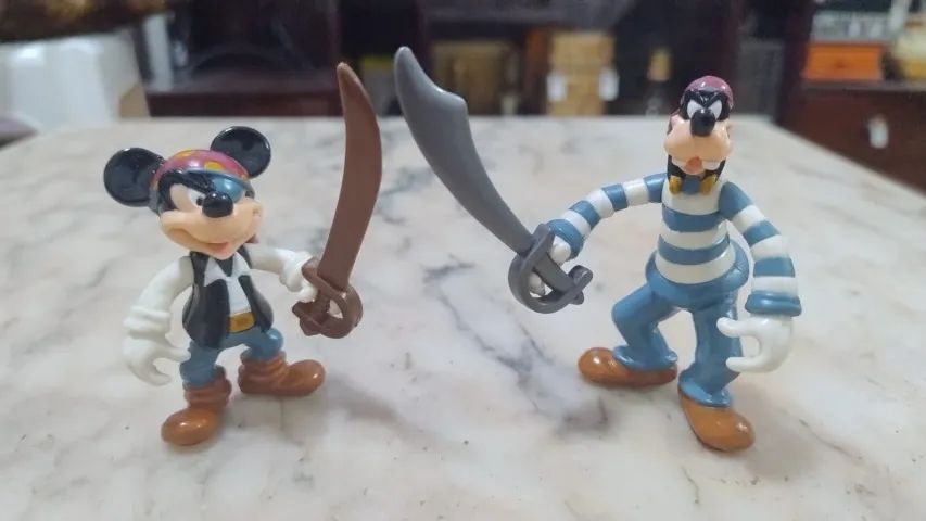 Mickey e Pateta Piratas Articulados com Espadas - Disney
