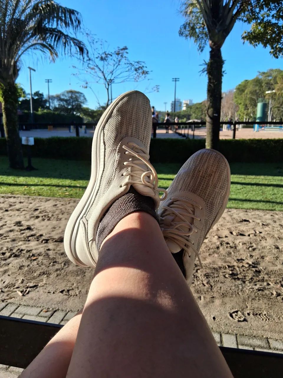 tênis feminino clarks unstructured em couro e tecido feminino - Foto 3