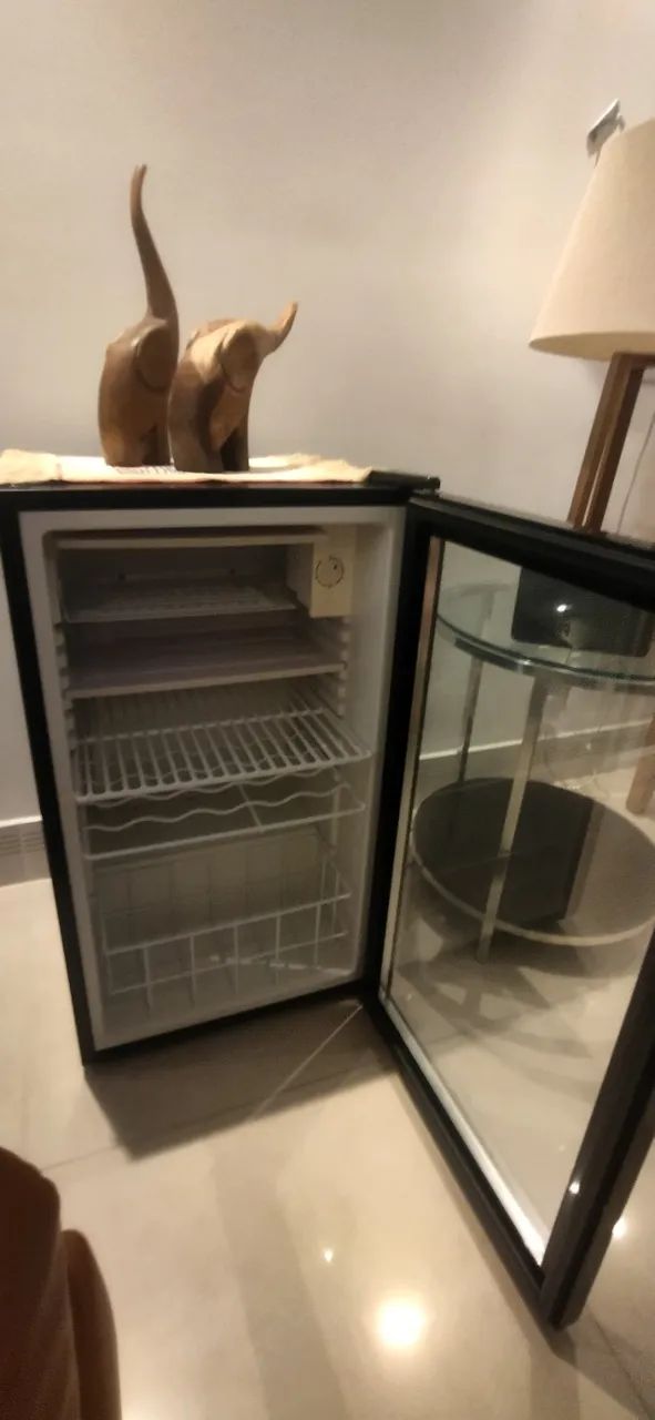 Frigobar Philco 85Lt com porta de vidro - Foto 2