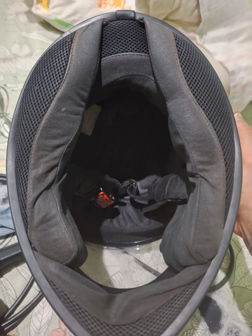 Vendo capacete zero zero com urgência $200 - Foto 3