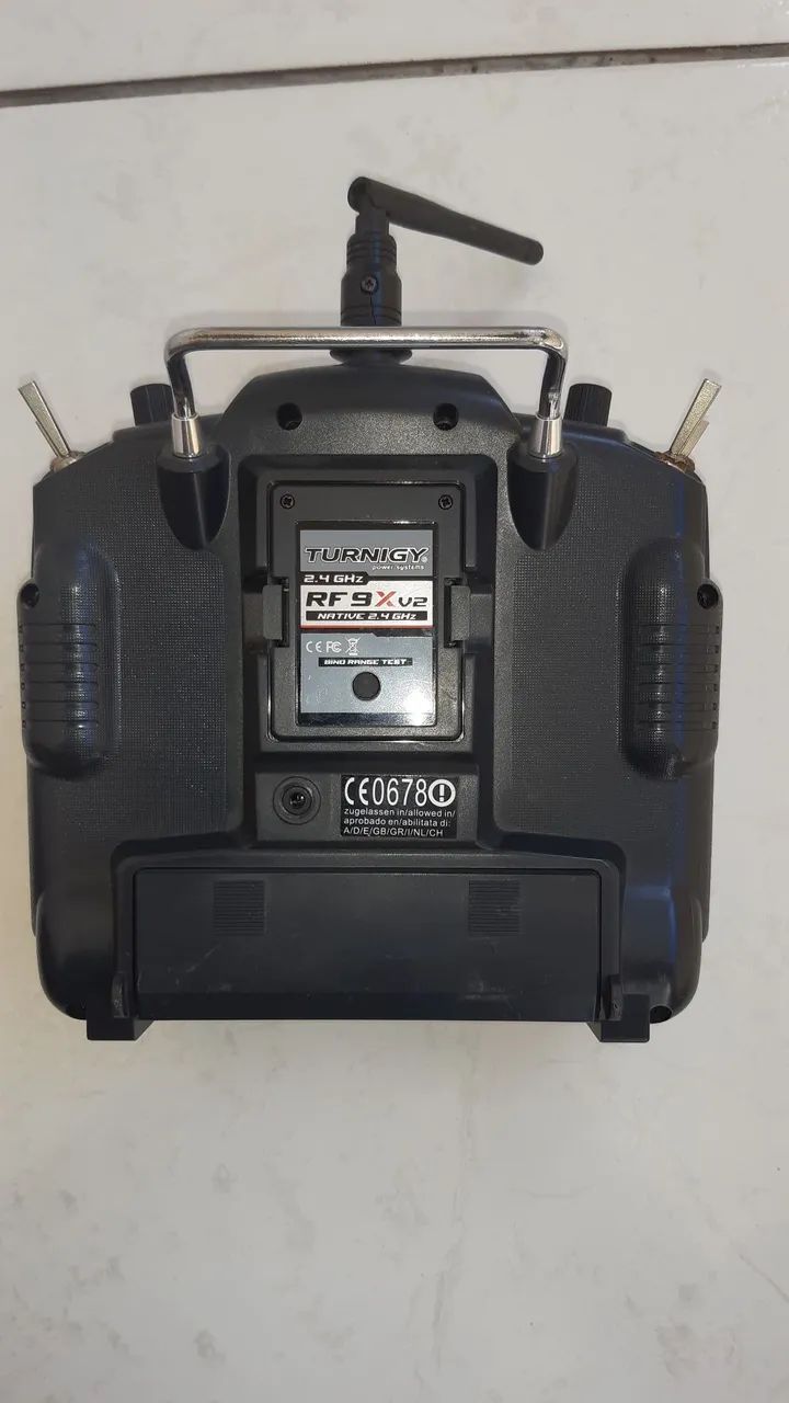 Rádio Turnigy 9X Modelo V2, em ótimo estado, com bateria de Lipo e 1 receptor  - Foto 2