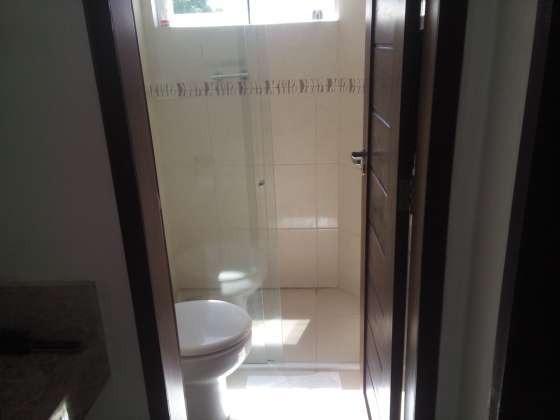 Excelente casa com ótimo acabamento em condomínio fechado com excelente área de lazer - Foto 4