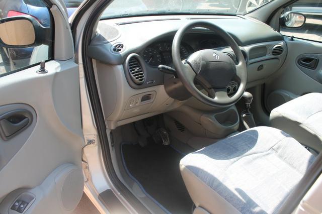 Renault Scenic 1.6 - Foto 8