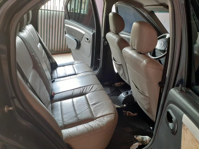 Carro Logan