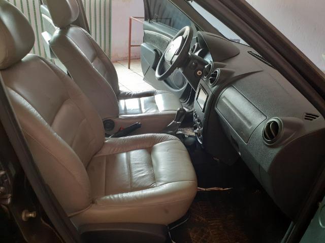 Carro Logan - Foto 3