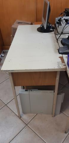 Vendo 4 mesas de escritório no estado - Foto 3