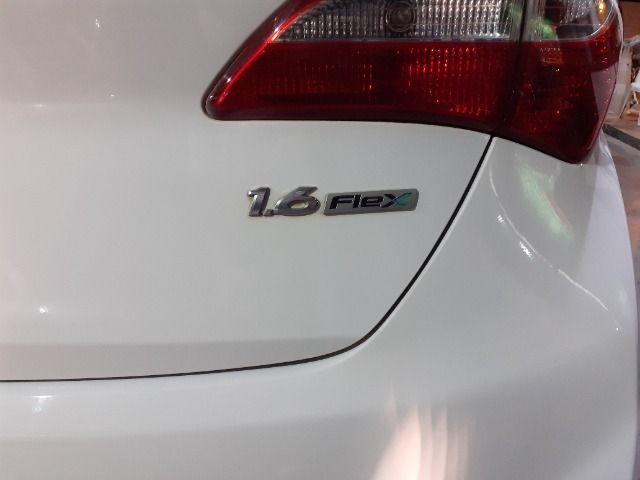 Hyundai HB20 Confort Plus 1.6 12/13; motor/lata todo 100% - Foto 6