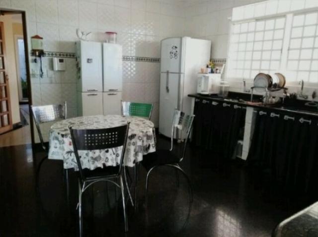 Lindo sobrado aos pés do Park Way, 04 quartos, paisagismo - Foto 10