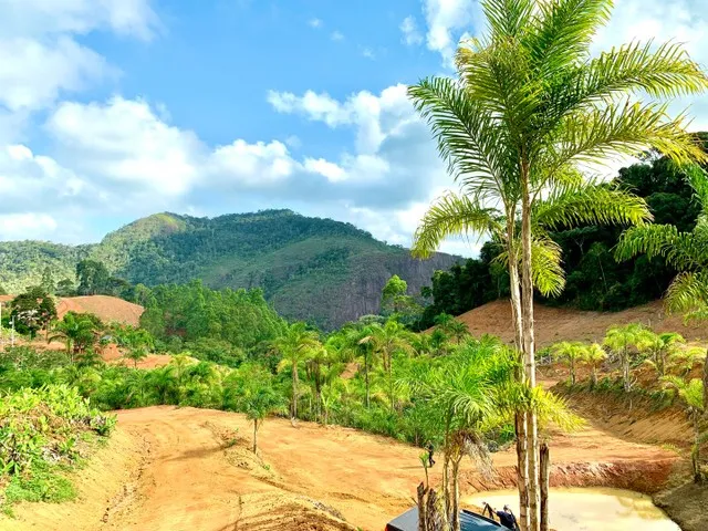 **UM PARAÍSO EM SANTA TERESA**
