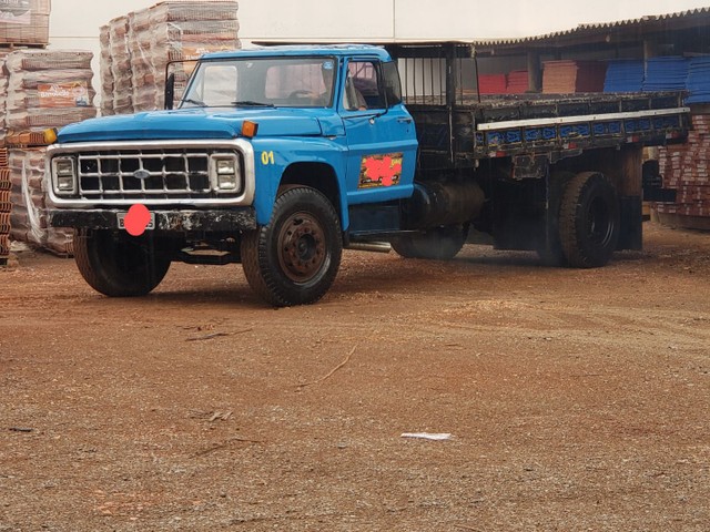 FORD F-700