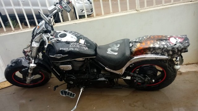Sucata de moto para retirada de peças Suzuki Boulevard M800 2013 - Foto 4