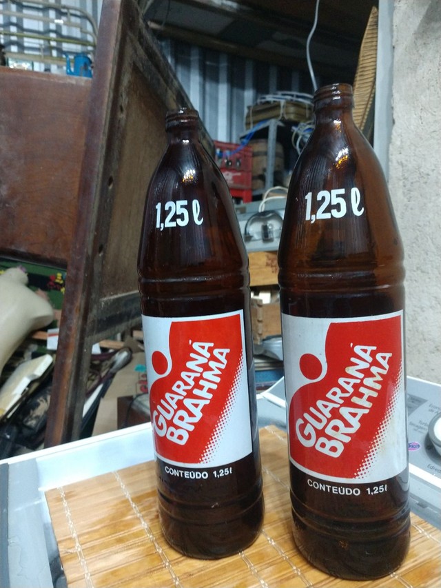 Duas garrafas guaraná Brahma coleção  - Foto 4