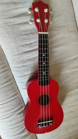 Ukulele pouco usado