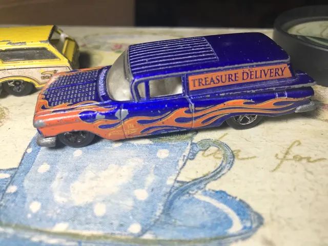 Dois hot wheels Chevy 69 - Foto 2