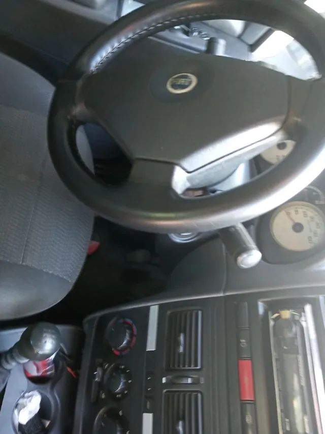 Carro Fiat idea 