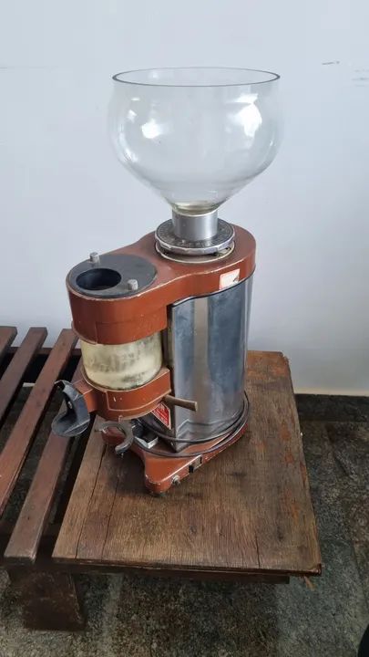 Antigo Moinho para Grãos de Café Anos70 para Colecionadores - NÃO FUNCIONA 