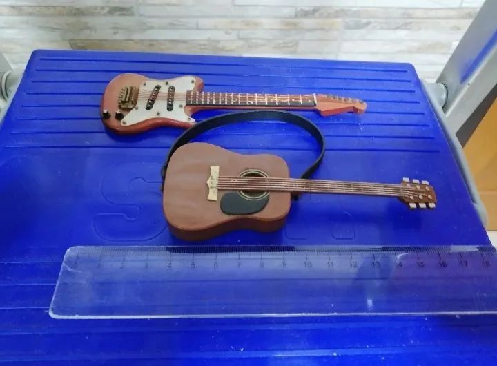 Guitarras de brinquedo - Miniaturas 