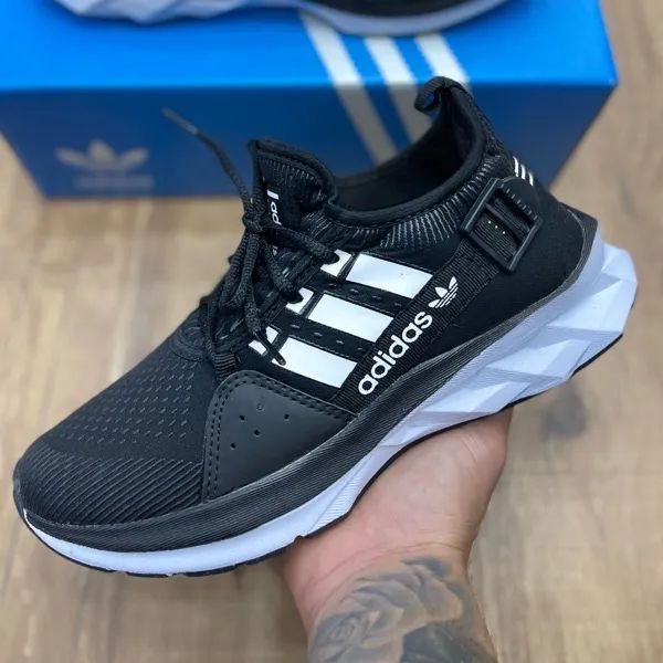 Tênis Adidas para academia 
