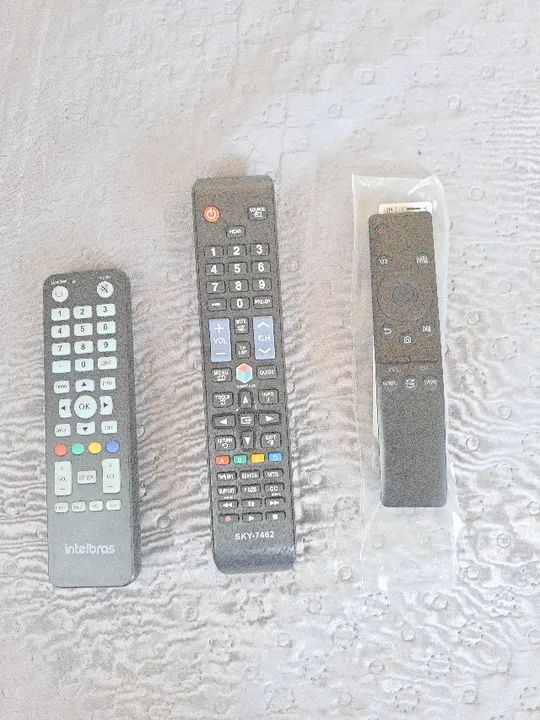 Controle remoto de TV e Conversor