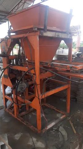 maquina de bloco e pave,  hidráulica com  esteira e misturador