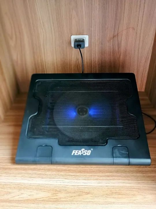 Mesa Feasso para Notebook com Cooler Central e 5 Posições 