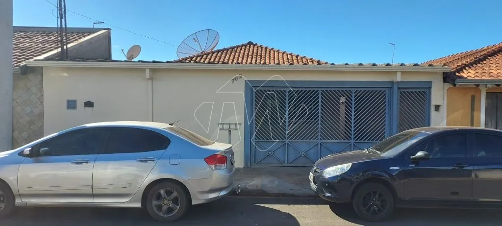Venda de Casas / Padrão na cidade de Santa Lucia