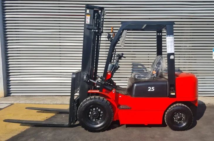Empilhadeira Nova 2,5ton Diesel Duplex 3,70mts com deslocador - 5x S/ Juros !!