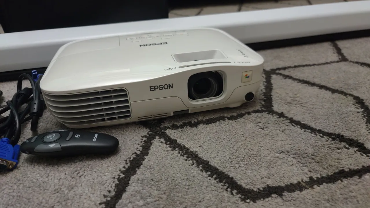 Projetor EPSON PowerLite S41+ Tela elétrica de projeção
