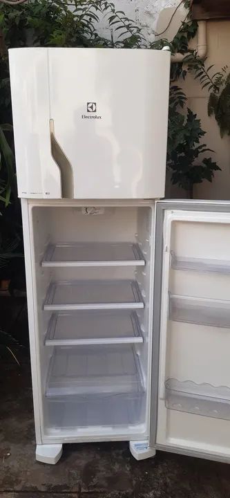 Geladeira Electrolux Frost Free 310 litros - Foto 4