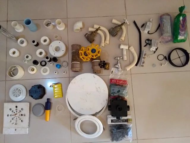 Material de construção, diversos, Joelhos, curvas, etc. Alguns produtos novos e outros usa - Foto 6