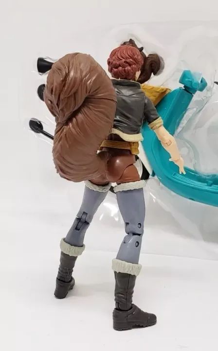 Marvel Legends Garota Esquilo Squirrel Girl com Scooter - Foto 3