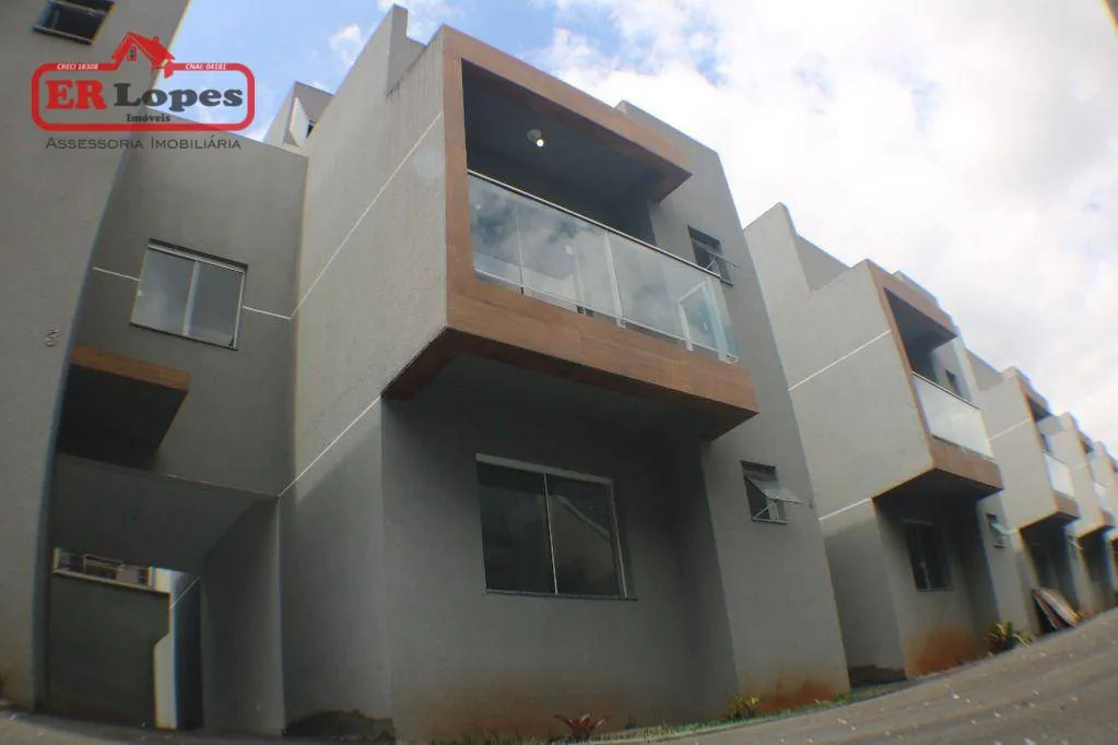 Sobrado com 3 dormitórios para alugar, 120 m² por R$ 3.077,94/mês - São Lourenço - Curitib