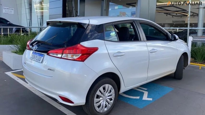 Yaris xl 1.5 automatico 22/23  Saga Buriti Vendedora Jaqueline - Foto 2