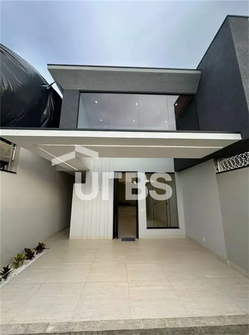Casa na 505 Sul com 3 suítes