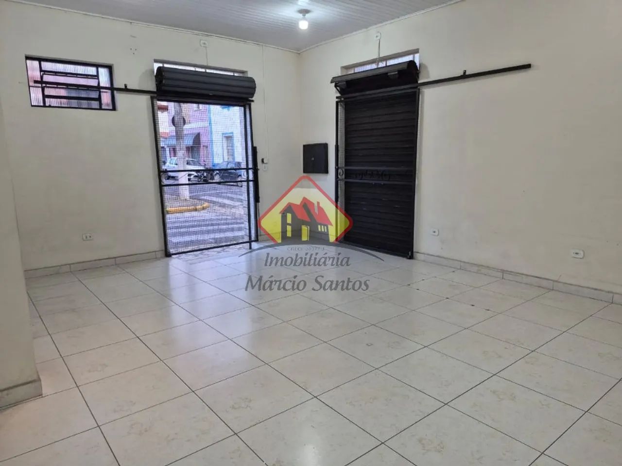 Locação de Comercial / Ponto Comercial na cidade de Tremembé