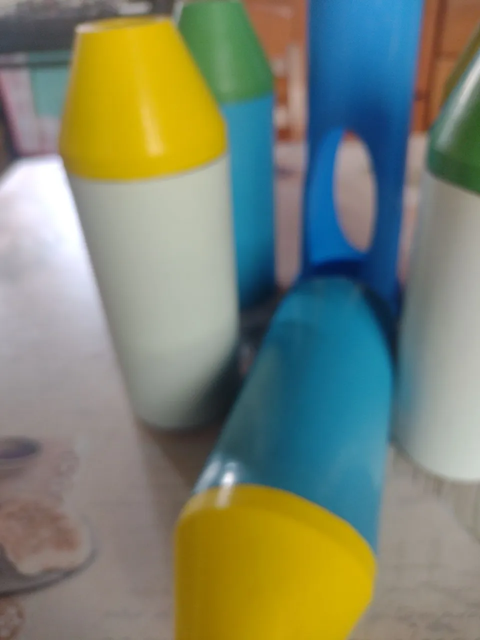 Conjunto de 5 porta garrafa para manter gelado a bebida e 1 porta canudos